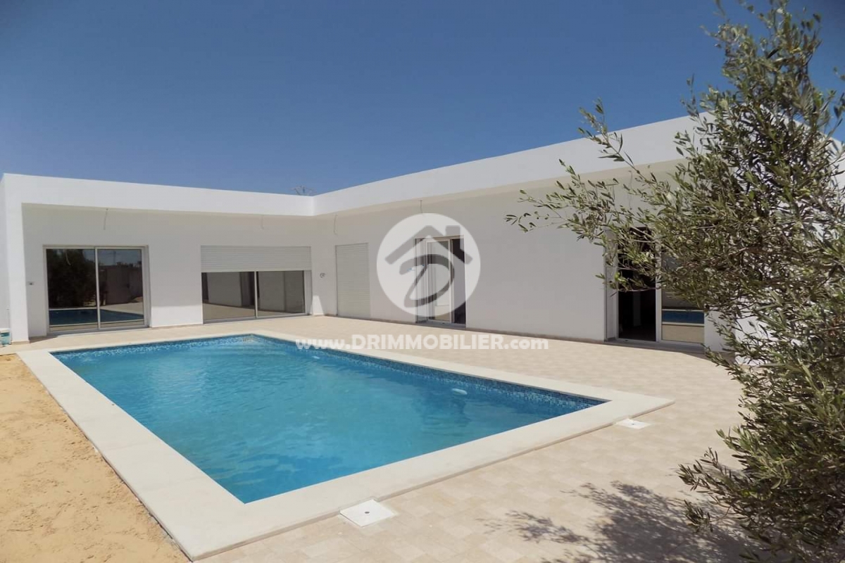 L244 -                            بيع
                           Villa avec piscine Djerba