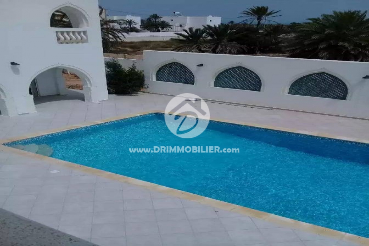 L264 -                            بيع
                           Villa avec piscine Djerba