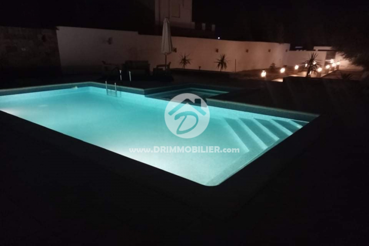 L351 -                            بيع
                           Villa avec piscine Djerba