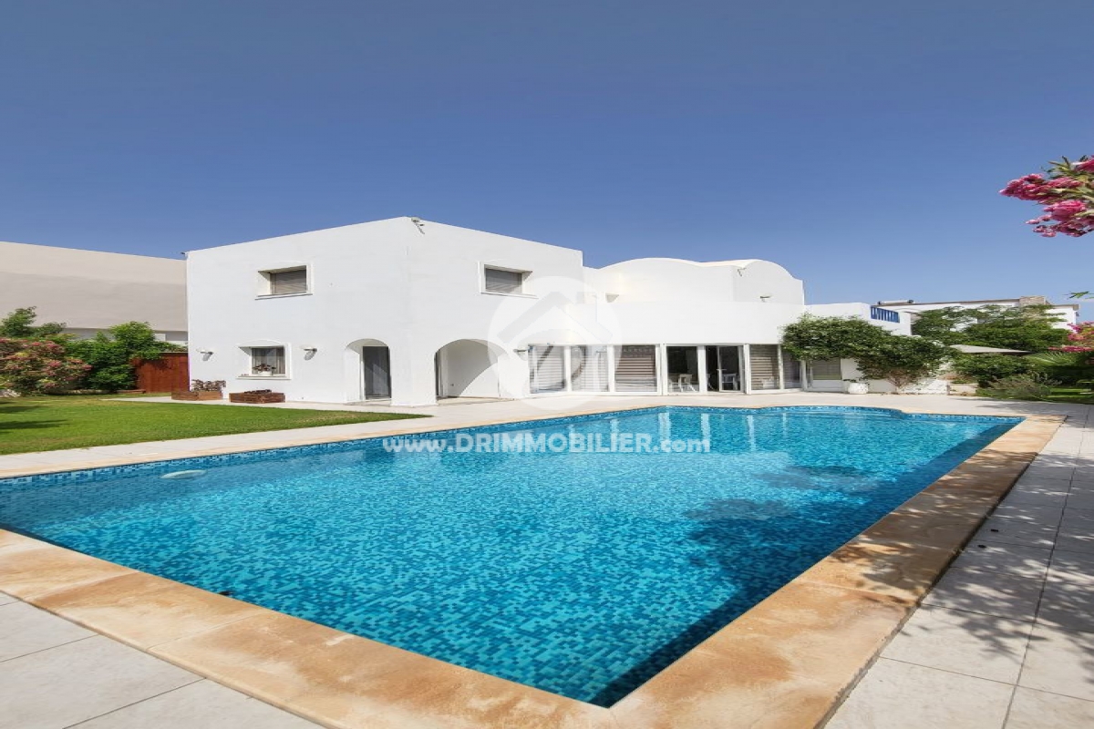 L386 -                            بيع
                           Villa avec piscine Djerba