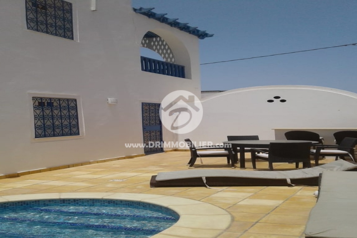 V262 -                            بيع
                           Villa avec piscine Djerba