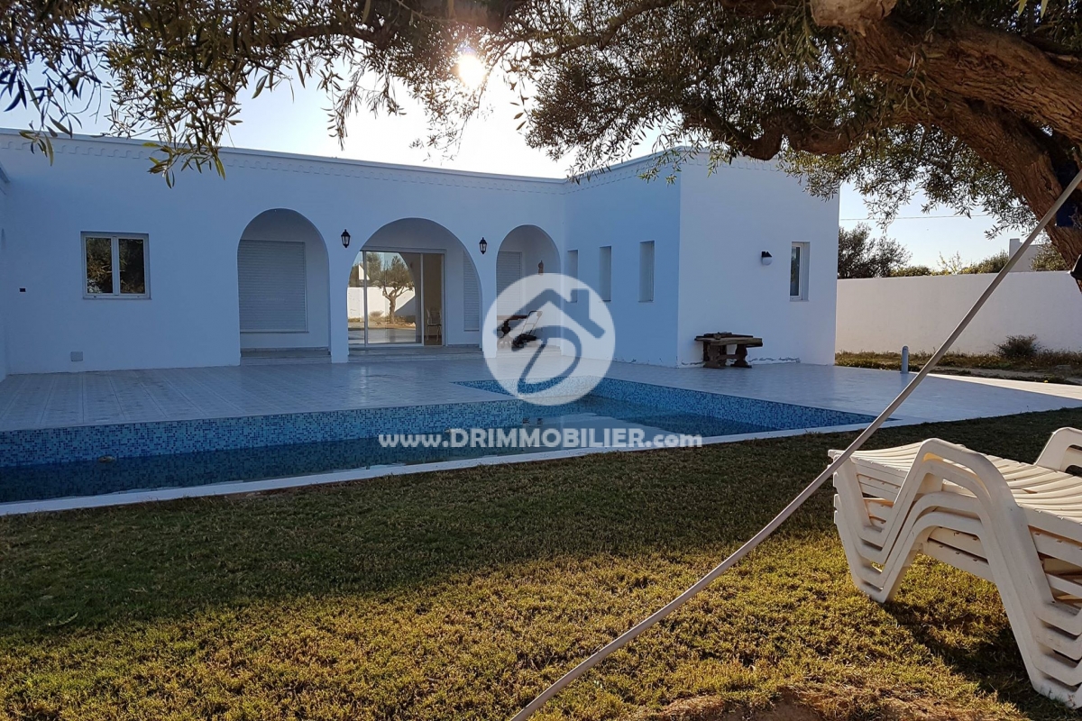 V273 -                            بيع
                           Villa avec piscine Djerba