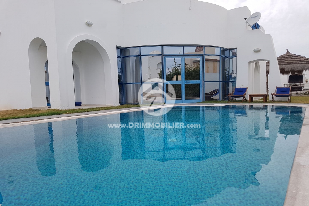 V278 -                            Sale
                           Villa avec piscine Djerba
