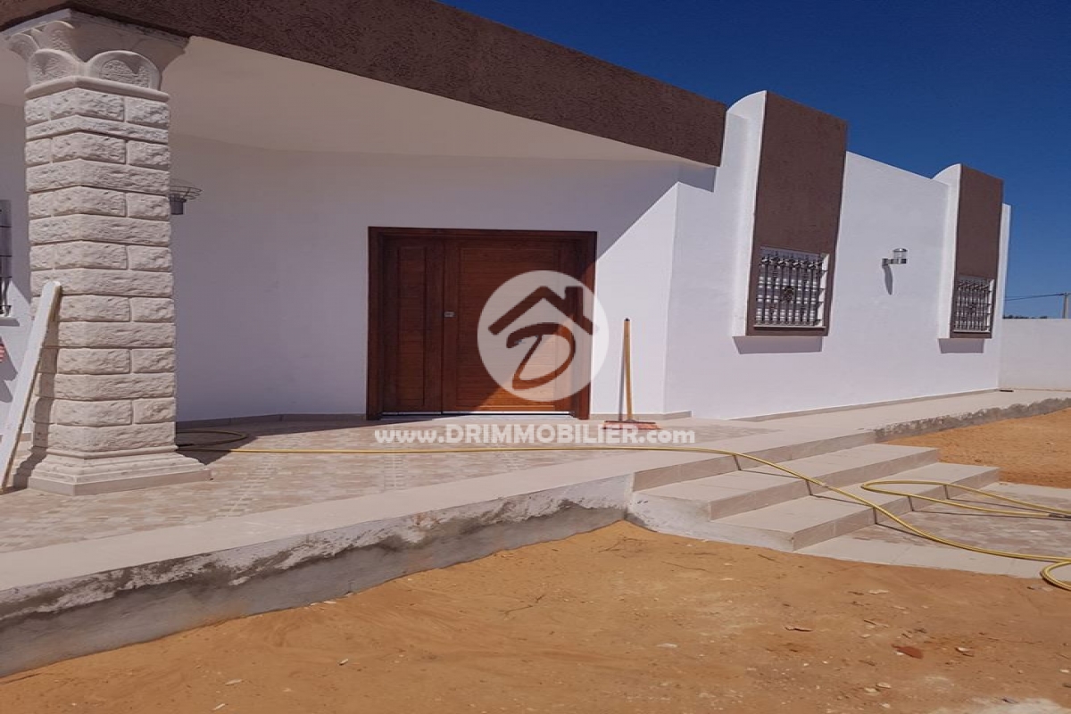 V289 -                            Sale
                           Villa avec piscine Djerba