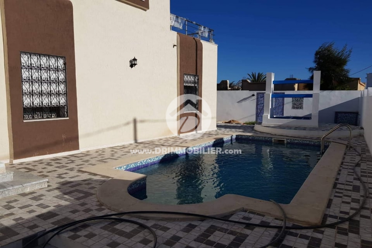V296 -                            بيع
                           Villa avec piscine Djerba