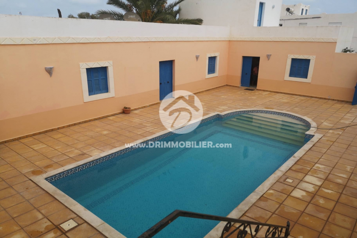 V331 -                            بيع
                           Villa avec piscine Djerba