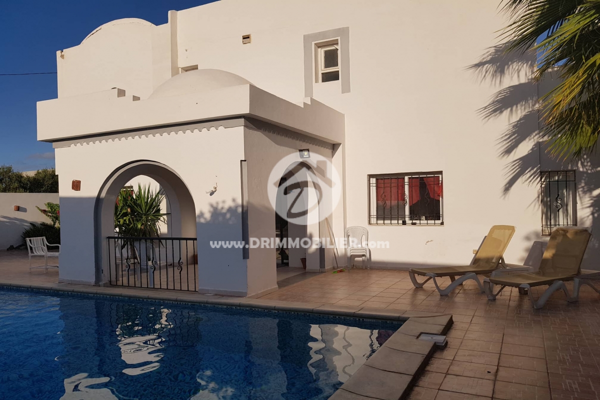 V340 -                            Sale
                           Villa avec piscine Djerba