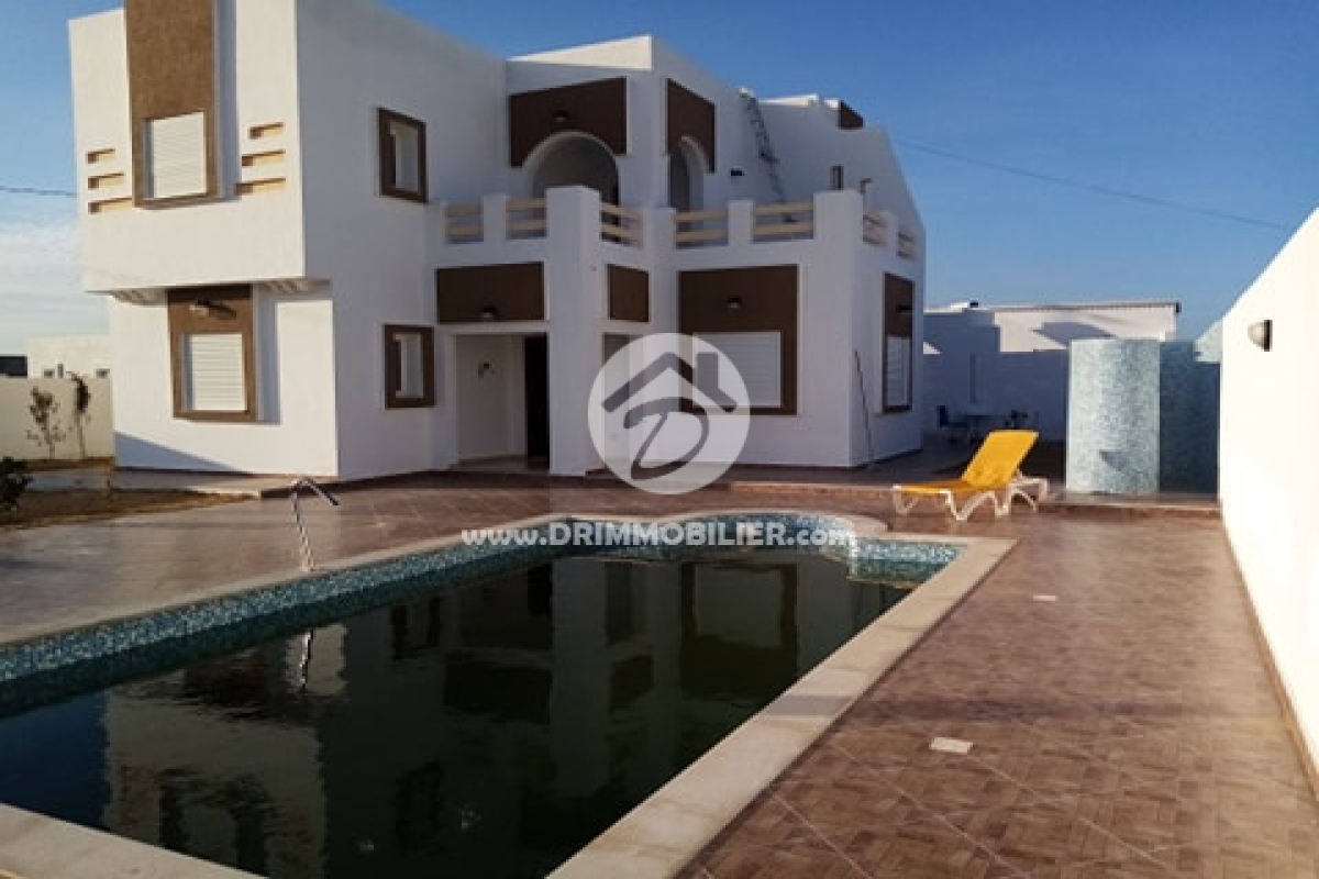 V366 -                            بيع
                           Villa avec piscine Djerba