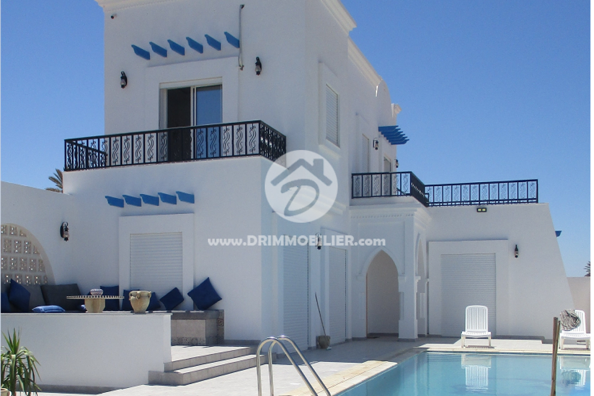 V391 -                            بيع
                           Villa avec piscine Djerba