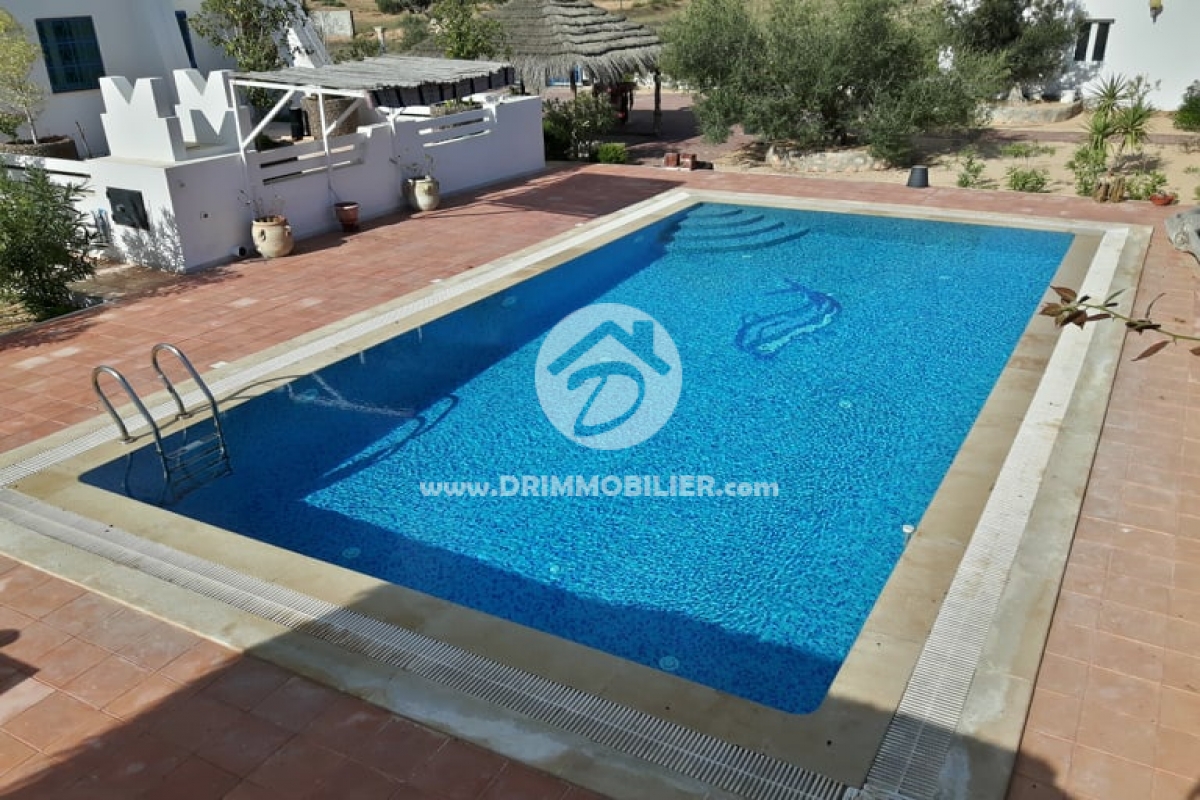 V500 -                            بيع
                           Villa avec piscine Djerba