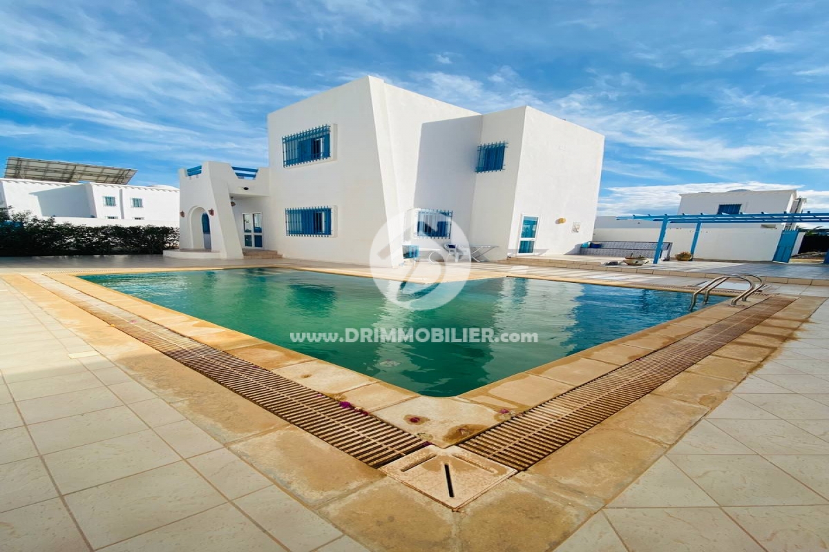 V602 -                            بيع
                           Villa avec piscine Djerba