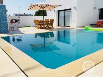 L240 -                            بيع
                           Villa avec piscine Djerba