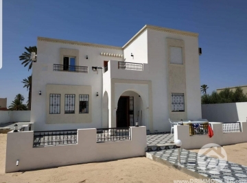 L243 -                            بيع
                           Villa avec piscine Djerba