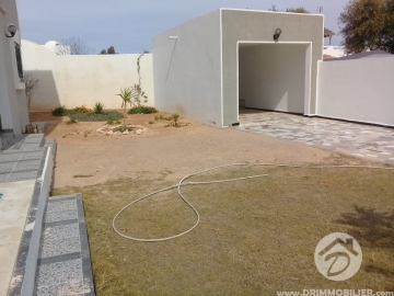 L250 -                            بيع
                           Villa avec piscine Djerba