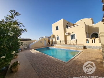 L353 -                            بيع
                           Villa avec piscine Djerba
