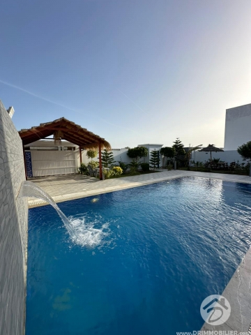 L402 -                            بيع
                           Villa avec piscine Djerba