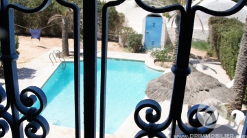 V137 -                            بيع
                           Villa avec piscine Djerba