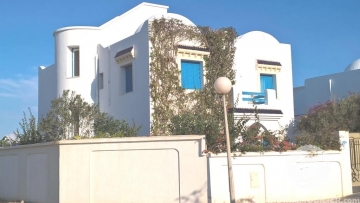 V182 -                            بيع
                           VIP Villa Djerba
