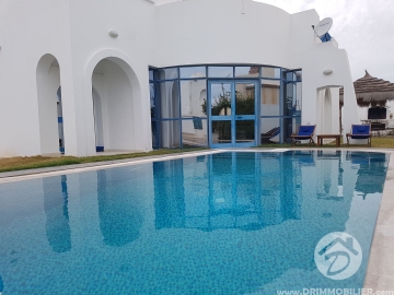 V278 -                            بيع
                           Villa avec piscine Djerba