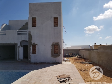 V284 -                            بيع
                           Villa avec piscine Djerba