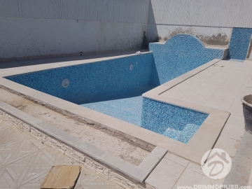 V289 -                            بيع
                           Villa avec piscine Djerba