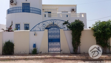 V313 -                            بيع
                           Villa avec piscine Djerba
