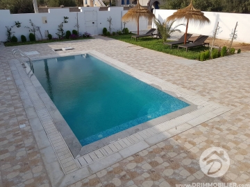 V332 -                            بيع
                           Villa avec piscine Djerba