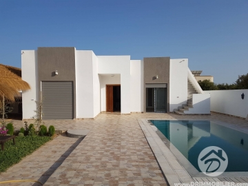 V332 -                            بيع
                           Villa avec piscine Djerba