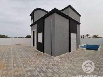 V474 -                            بيع
                           Villa avec piscine Djerba