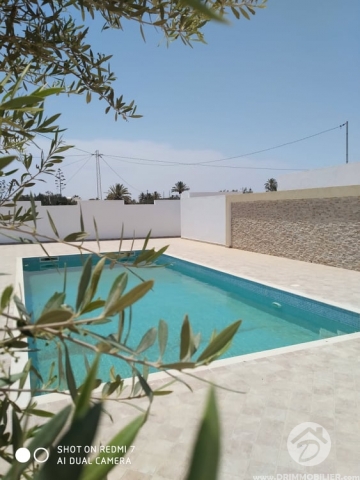 V478 -                            بيع
                           Villa avec piscine Djerba