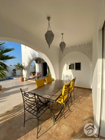 V483 -                            بيع
                           VIP Villa Djerba