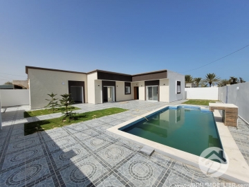 V494 -                            بيع
                           Villa avec piscine Djerba
