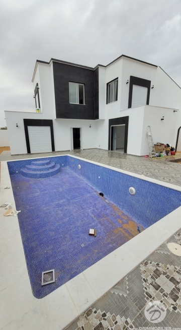 V496 -                            Koupit
                           Villa avec piscine Djerba