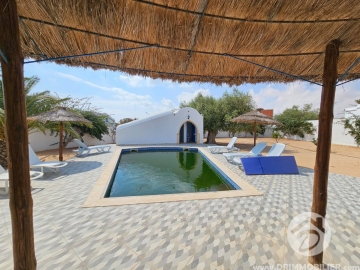 V614 -                            بيع
                           Villa avec piscine Djerba