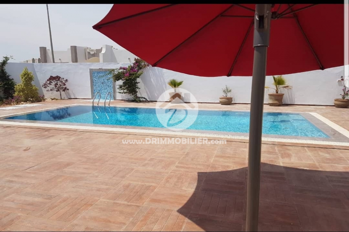 L281 -                            بيع
                           Villa avec piscine Djerba