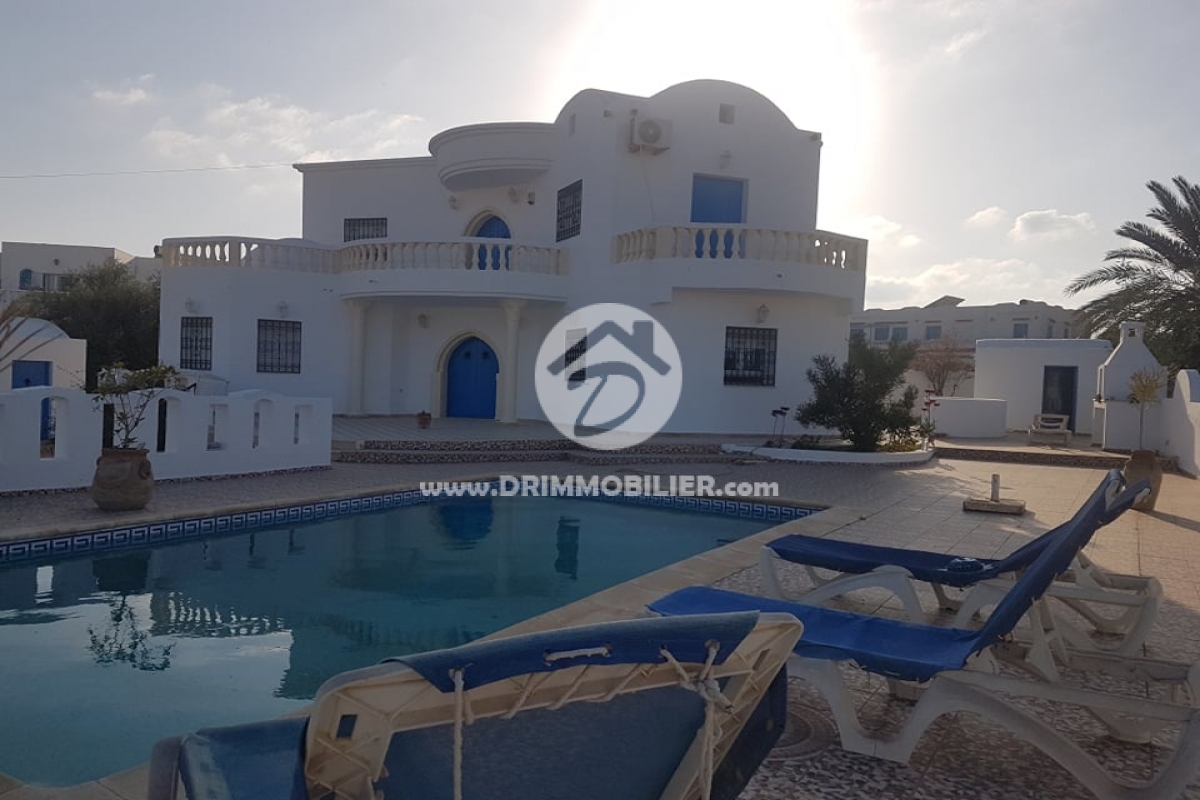 L317 -                            بيع
                           Villa avec piscine Djerba