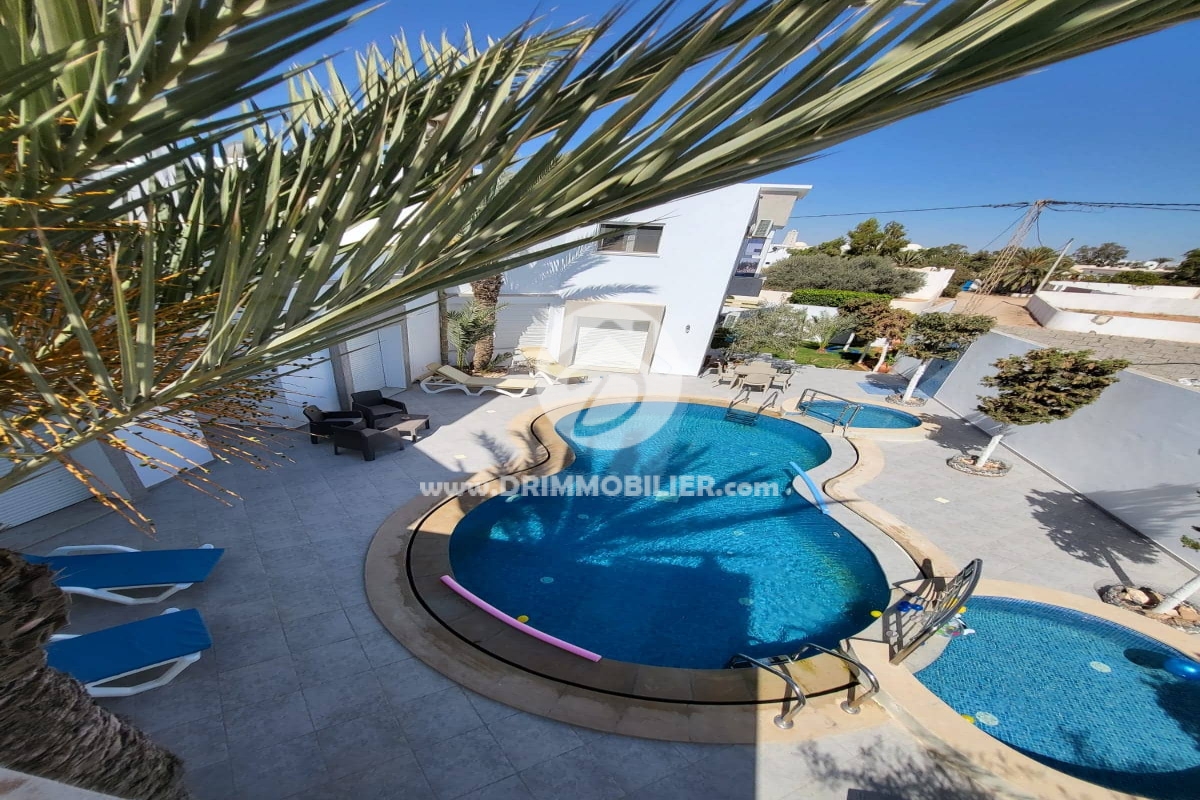 L352 -                            بيع
                           Villa avec piscine Djerba