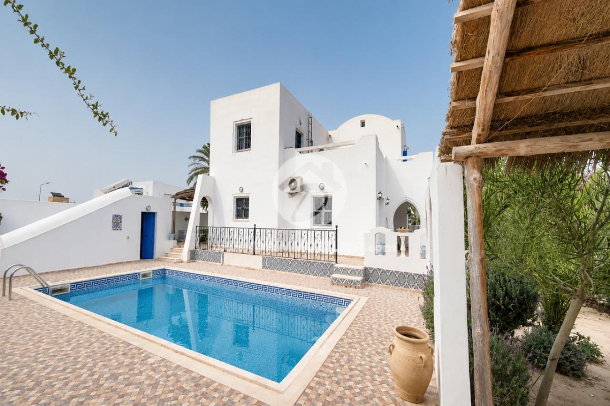 L353 -                            Sale
                           Villa avec piscine Djerba