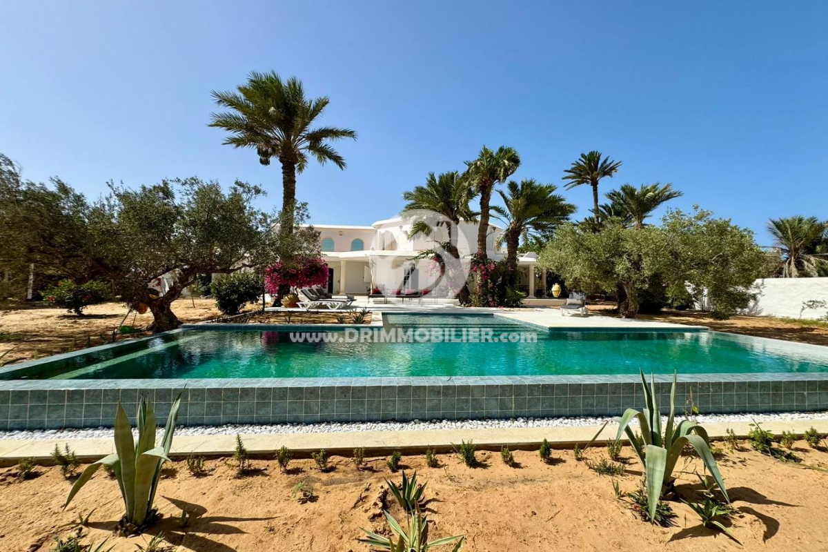 L411 -                            Vente
                           Villa avec piscine Djerba