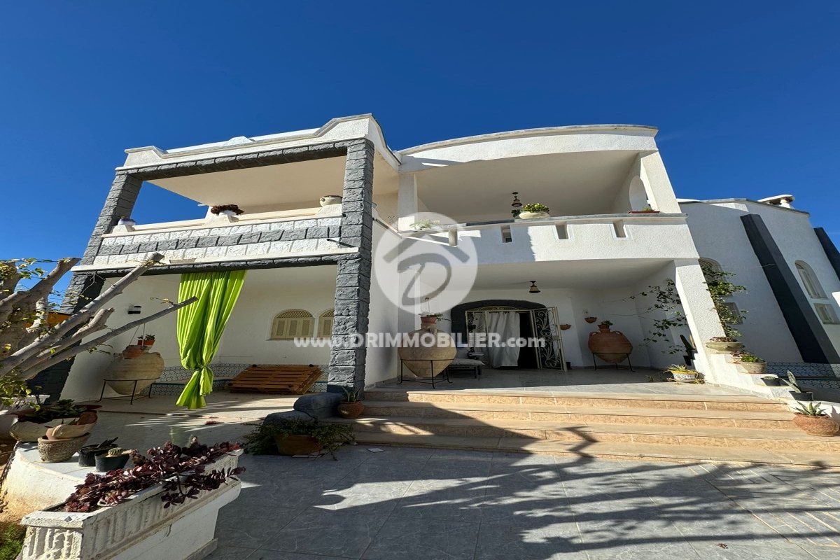 L441 -                            بيع
                           Villa Meublé Djerba