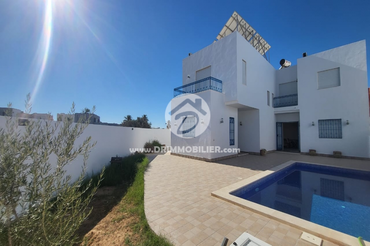 L451 -                            بيع
                           Villa avec piscine Djerba