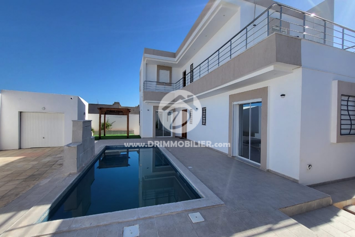 L453 -                            بيع
                           Villa avec piscine Djerba