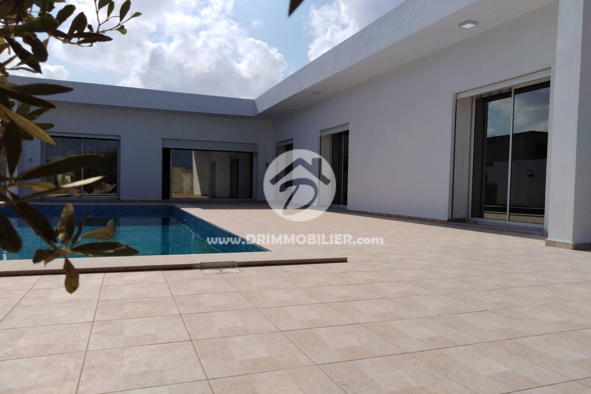 V204 -                            Vente
                           Villa avec piscine Djerba