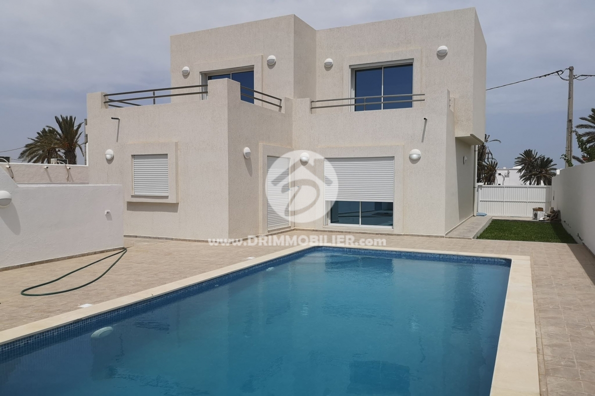V396 -                            بيع
                           Villa avec piscine Djerba
