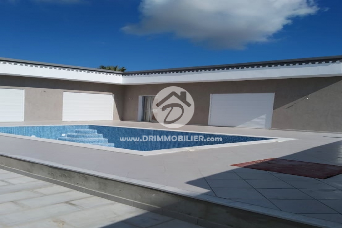 V439 -                            بيع
                           Villa avec piscine Djerba