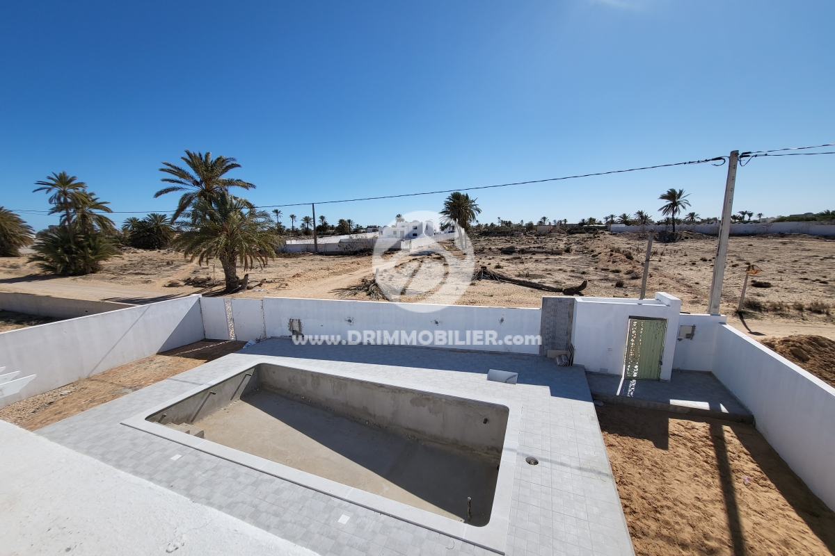 V491 -                            بيع
                           Villa avec piscine Djerba