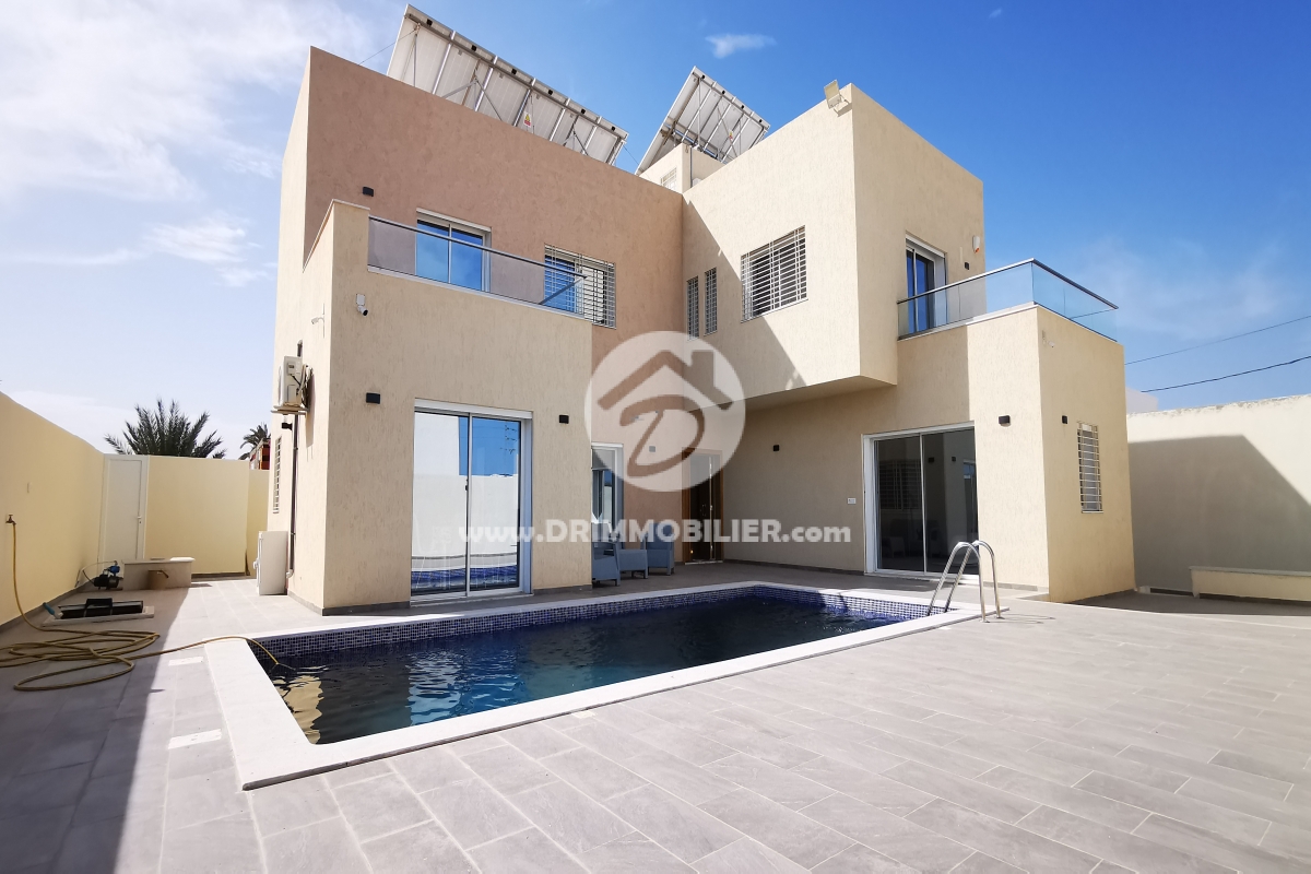 V502 -                            بيع
                           Villa avec piscine Djerba