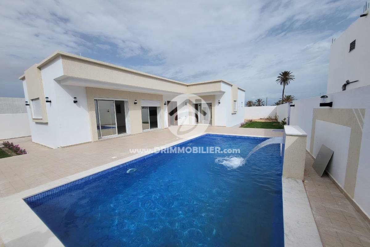 V548 -                            بيع
                           Villa avec piscine Djerba