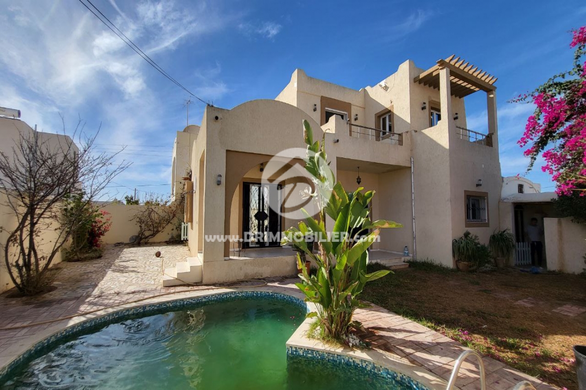 V572 -                            Sale
                           Villa avec piscine Djerba