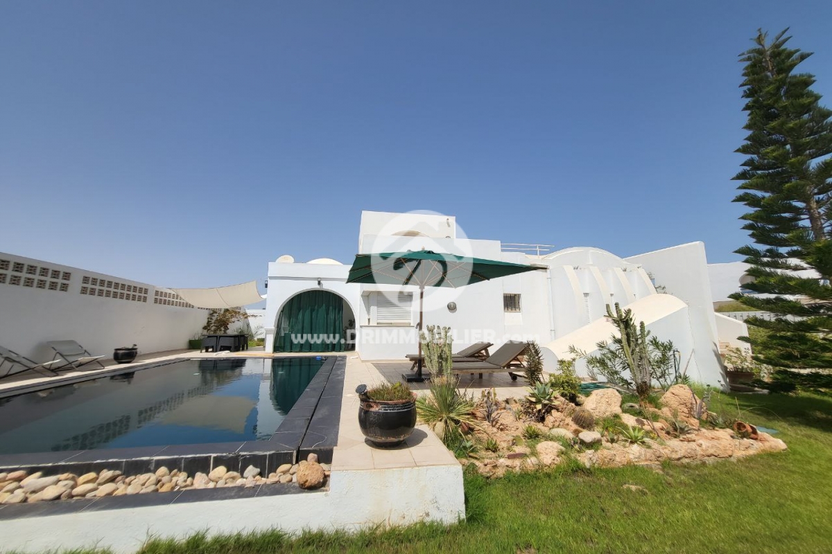 V577 -                            Vente
                           Villa avec piscine Djerba